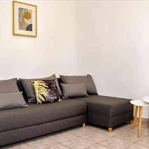 https://akti-apartments.hotelschalkidiki.net