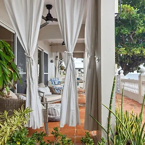 https://tres-sirenas-beach-inn.greaterantilleshotels.net