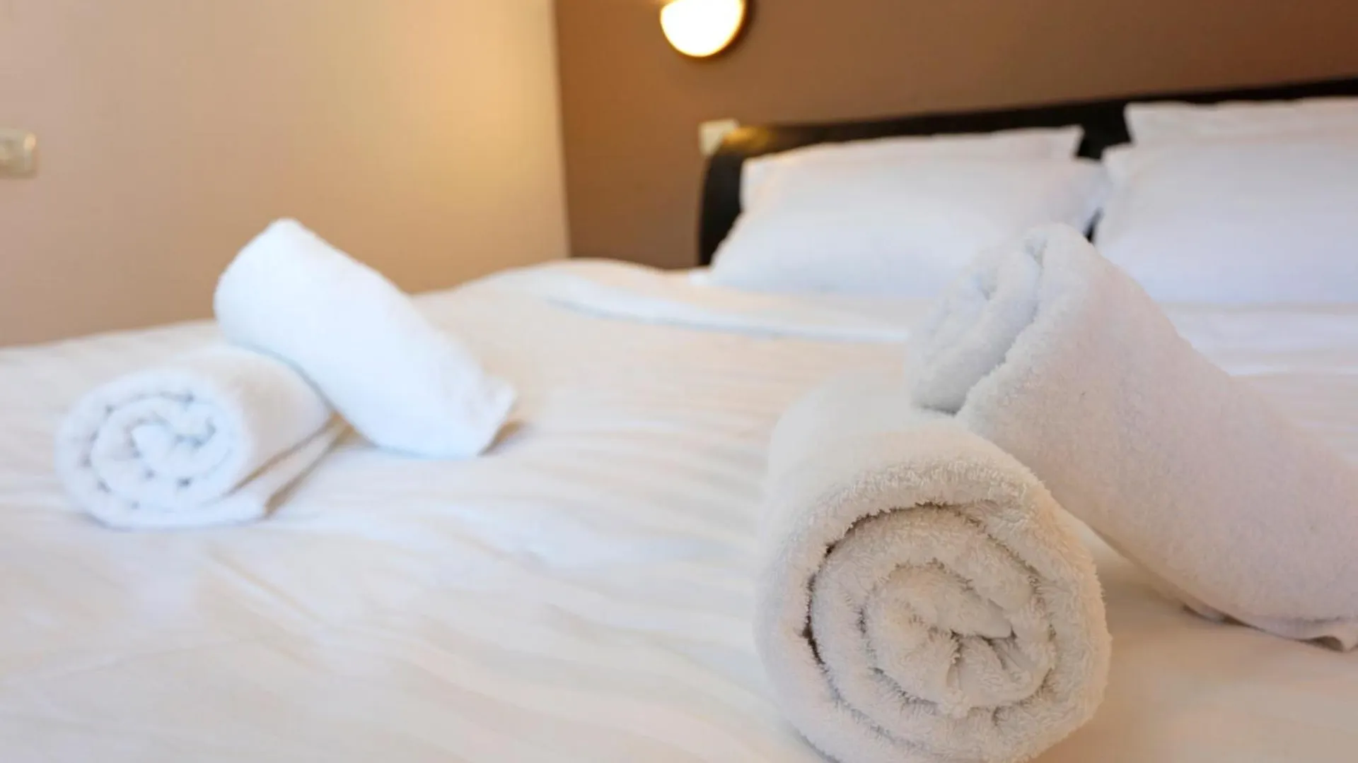 Apartament Peaceful Getaway - Generous 3-Bedroom Sanctuary - Close To Historic Old Town Bucureşti România