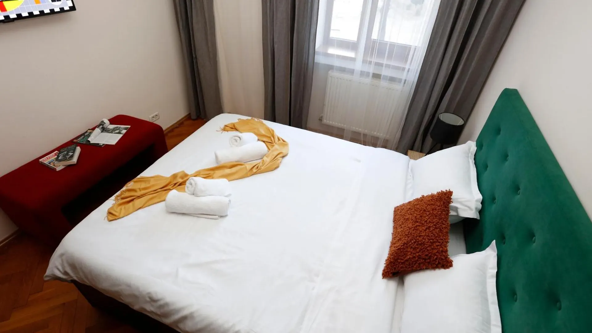 Chill & Relax - 3Bdr Cozy & Roomy -Near Old Town Bucarest 0*,