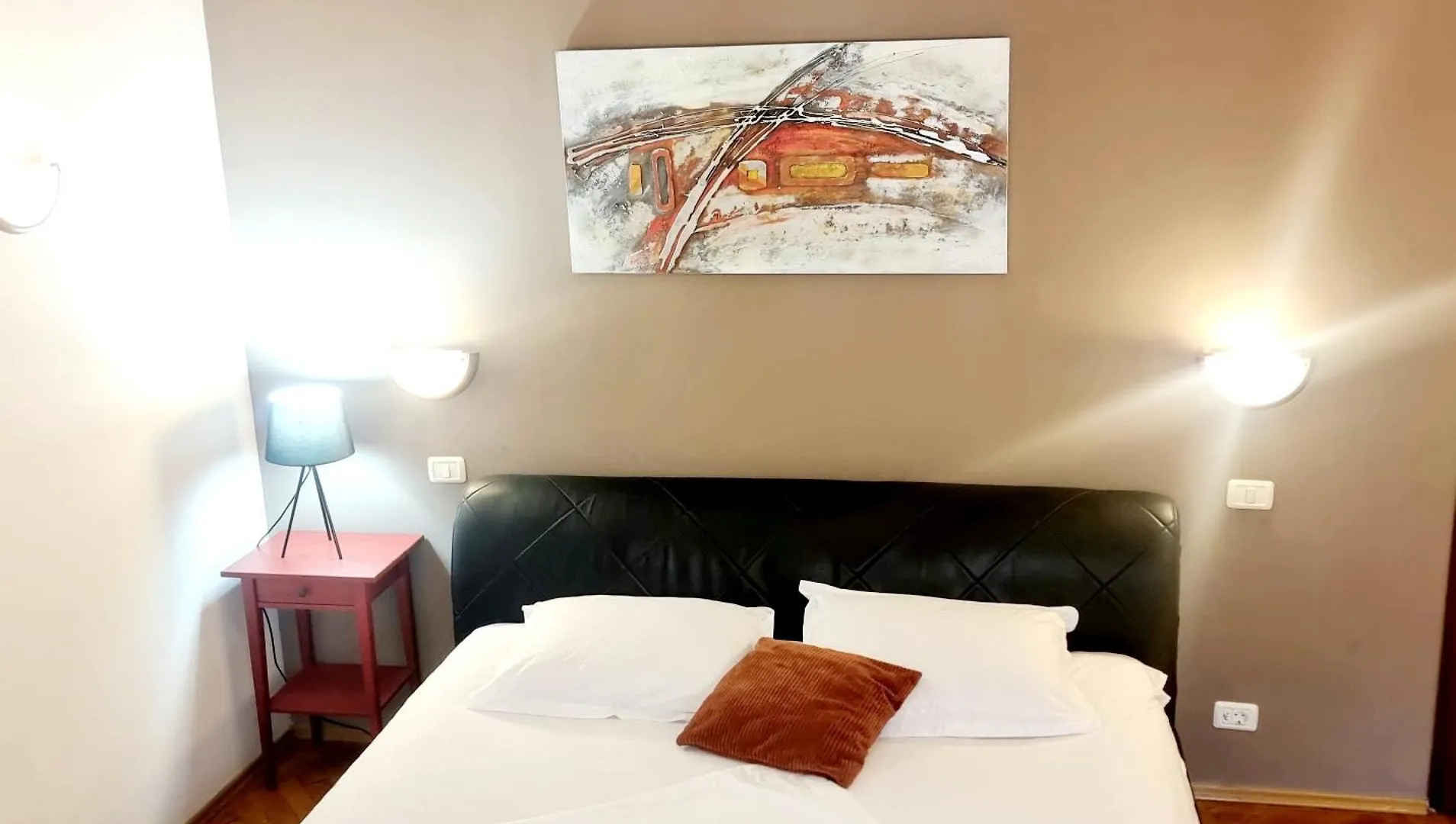 Chill & Relax - 3Bdr Cozy & Roomy -Near Old Town Bucarest Appartamento